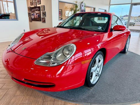 Used 2001 Porsche 911 Carrera RWD image 3