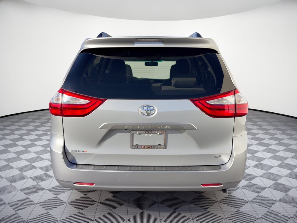 Used 2015 Toyota Sienna LE FWD image 11