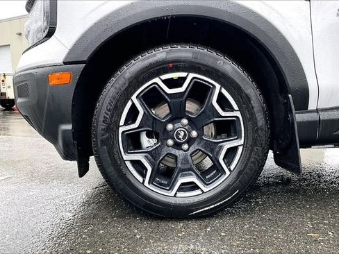 New 2025 Ford Bronco Sport Outer Banks AWD/4WD image 13
