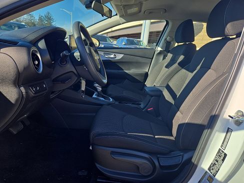 Certified 2023 Kia Forte LXS w/ LXS Technology Package image 14