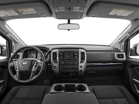 Used 2017 Nissan Titan SV AWD/4WD image 11