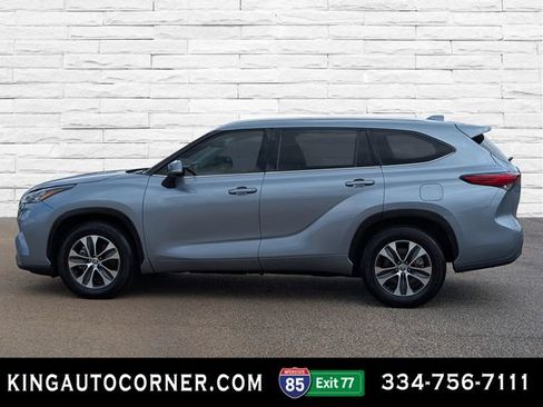 Used 2020 Toyota Highlander XLE FWD image 9