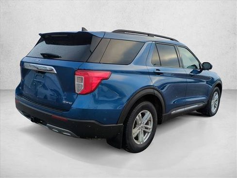 Used 2021 Ford Explorer XLT w/ Equipment Group 202A image 5
