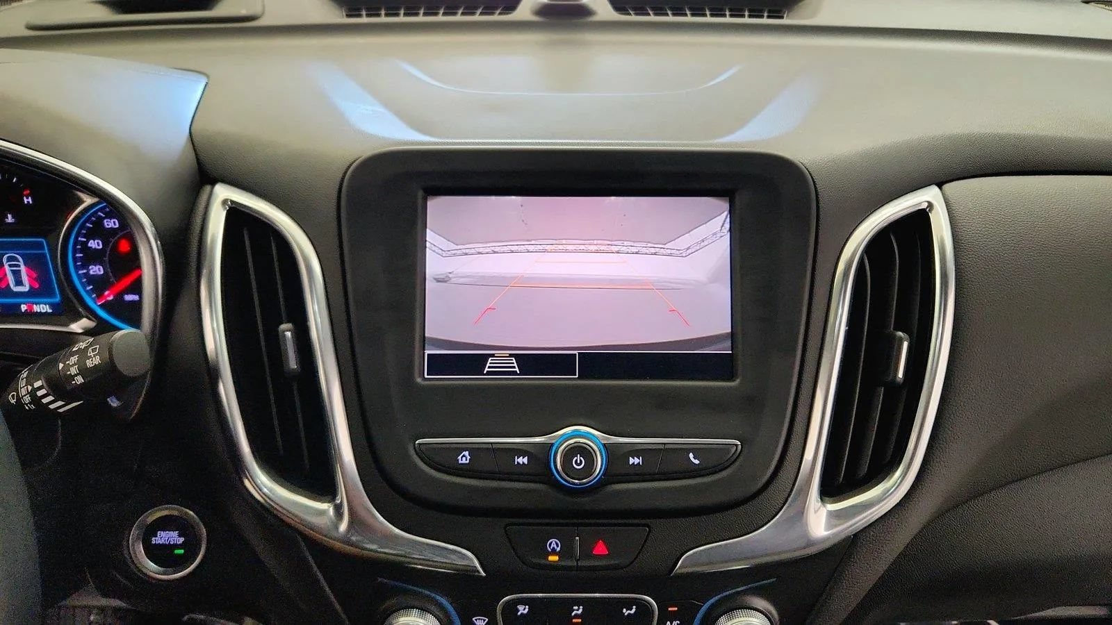 Used 2024 Chevrolet Equinox LT FWD image 17