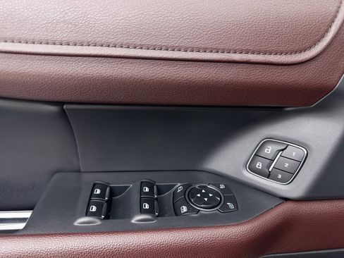 Used 2024 Ford Expedition Limited image 36