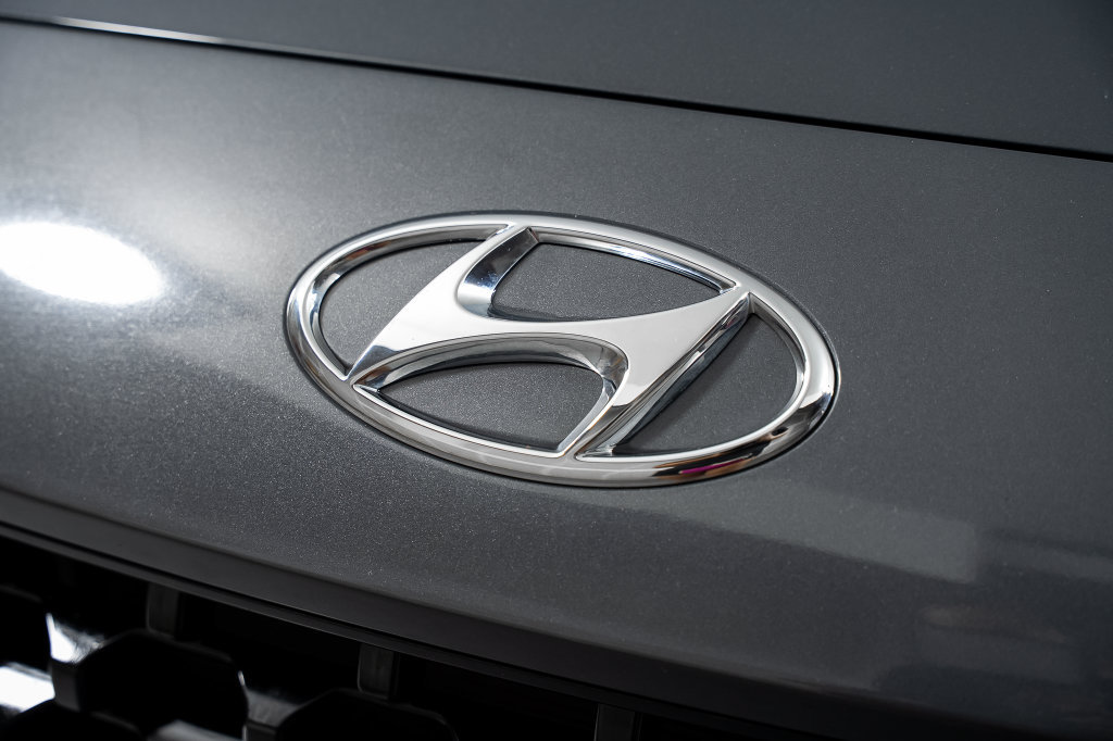 Certified 2023 Hyundai Kona Limited w/ Cargo Package FWD image 20