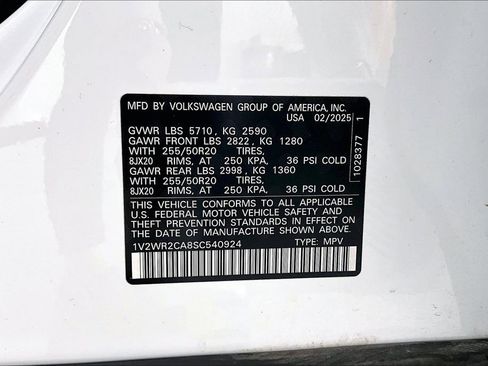 Used 2025 Volkswagen Atlas SE image 42