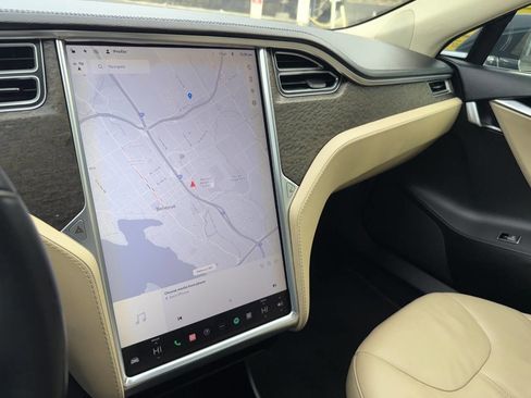 Used 2013 Tesla Model S Performance image 23