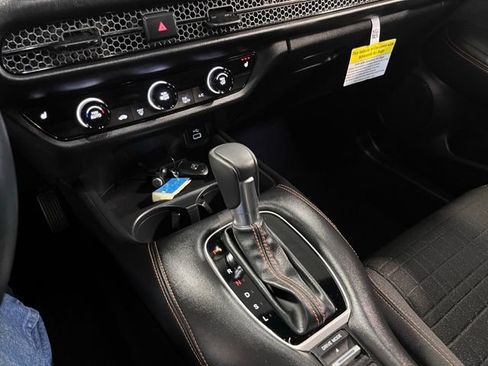 Used 2025 Honda HR-V Sport image 29