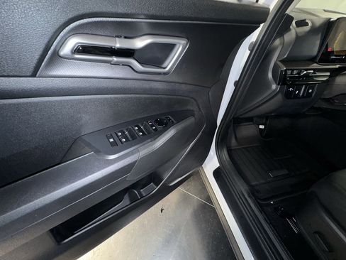 New 2026 Kia Sportage LX w/ LX Convenience Package image 16