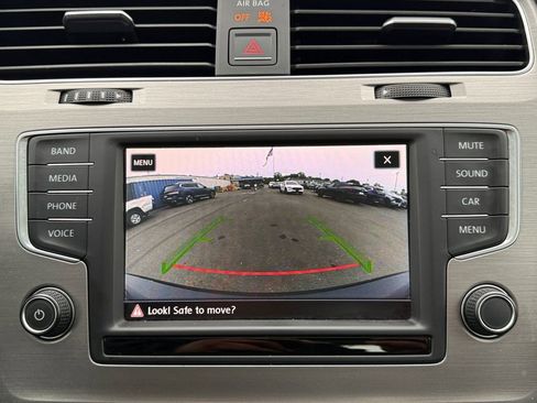 Used 2017 Volkswagen Golf Wolfsburg Edition FWD image 15