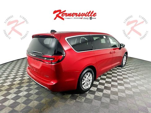 New 2025 Chrysler Pacifica Select w/ Uconnect Theater Family Group image 7