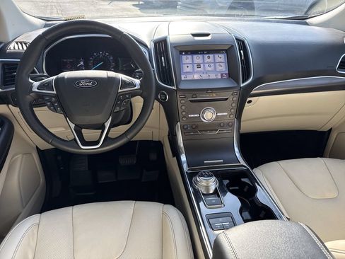 Used 2019 Ford Edge Titanium w/ Equipment Group 301A AWD/4WD image 22