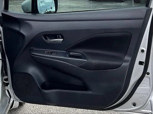 Used 2022 Nissan Versa SV w/ Electronics Package FWD image 21