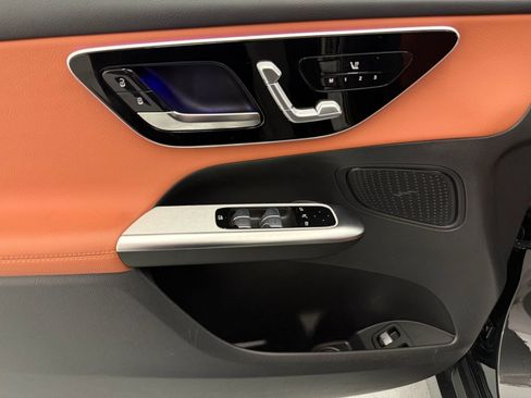 Certified 2025 Mercedes-Benz GLC 350e 4MATIC image 11