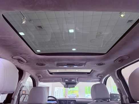 Used 2024 Kia Telluride SX Prestige image 8