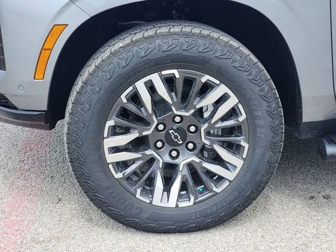 New 2026 Chevrolet Tahoe Z71 w/ Comfort Package AWD/4WD image 9