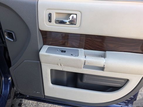 Used 2011 Ford Flex SEL w/ Rapid Spec Order Code image 31