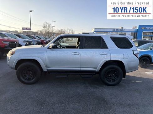 Used 2022 Toyota 4Runner SR5 image 10