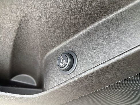 Certified 2024 Chevrolet Equinox LT FWD image 37