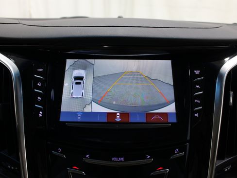 Used 2019 Cadillac Escalade Luxury AWD/4WD image 15