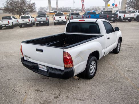 Used 2014 Toyota Tacoma 2WD Regular Cab image 7