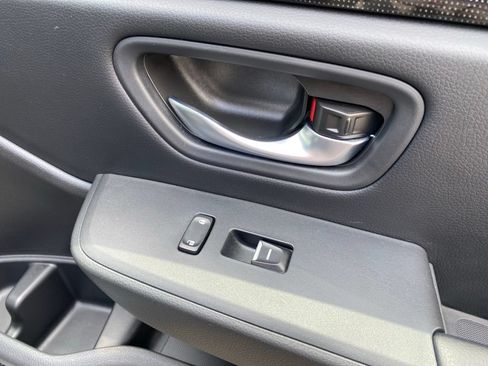 Used 2025 Honda Pilot Black Edition image 37