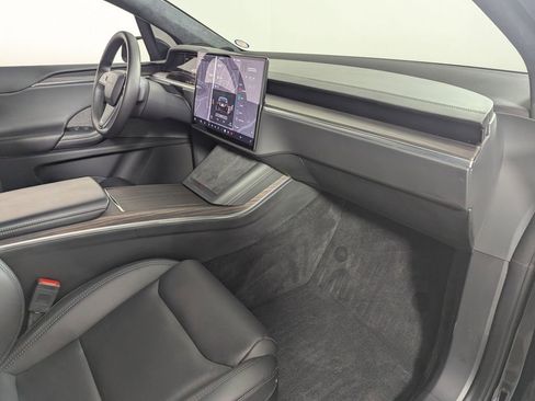 Used 2024 Tesla Model X image 33