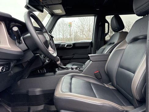 Used 2025 Ford Bronco Outer Banks w/ Sasquatch Package image 9