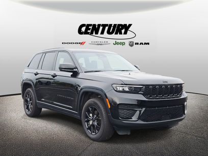 Used 2024 Jeep Grand Cherokee Altitude