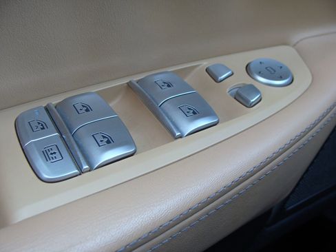 Used 2017 BMW 750i xDrive image 34