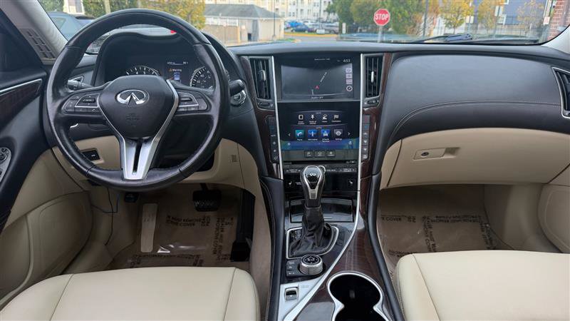 Used 2018 INFINITI Q50 Luxe w/ Essential Package (3.0T Luxe) RWD image 19