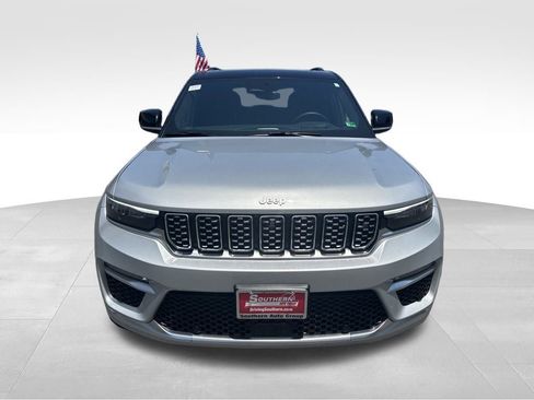 New 2024 Jeep Grand Cherokee Summit image 11