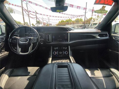 Used 2021 GMC Yukon Denali w/ Denali Premium Package AWD/4WD image 6