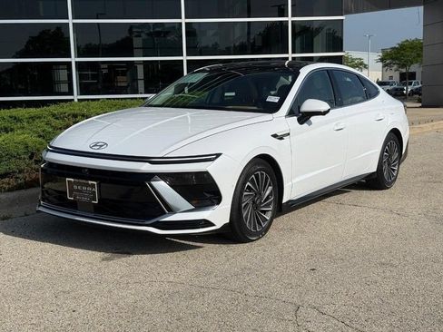 Used 2025 Hyundai Sonata Limited FWD image 7