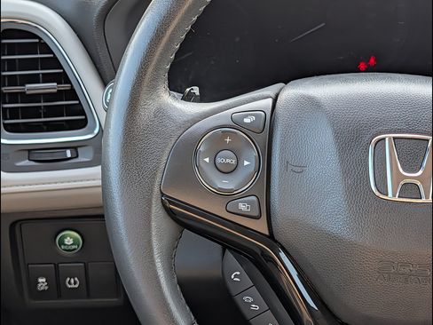 Used 2017 Honda HR-V EX-L image 18