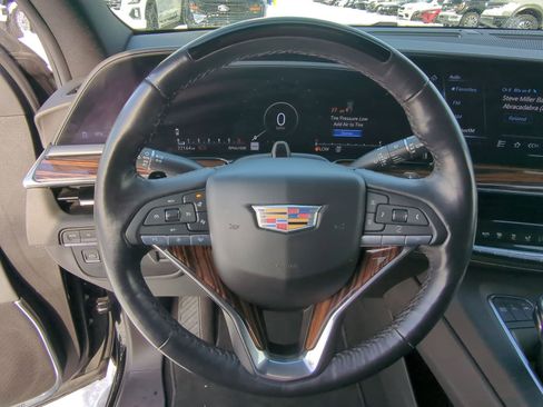 Used 2023 Cadillac Escalade ESV Premium Luxury image 31