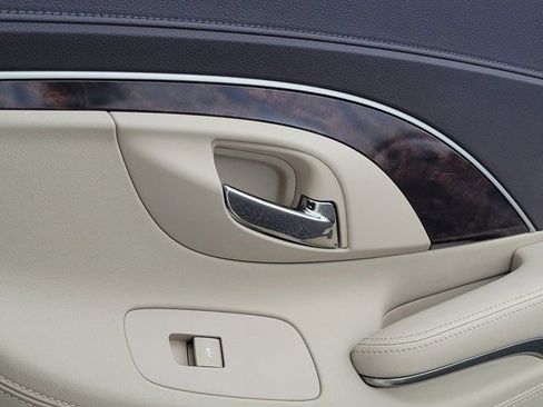 Used 2014 Buick LaCrosse Premium w/ Driver Confidence Package FWD image 7