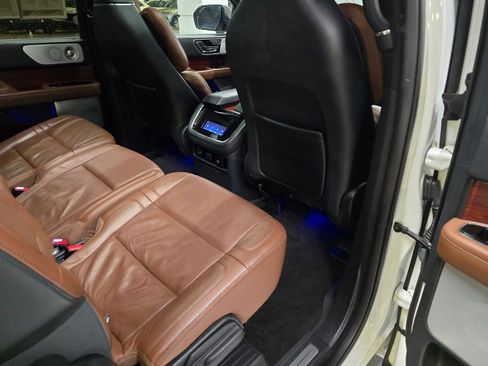 Used 2023 Lincoln Navigator L Reserve AWD/4WD image 40