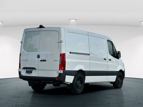 Used 2024 Mercedes-Benz Sprinter 2500 image 7
