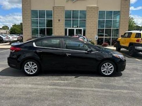 Used 2017 Kia Forte S w/ S Premium Package image 1