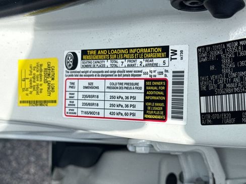 Used 2021 Toyota Highlander XLE AWD/4WD image 52