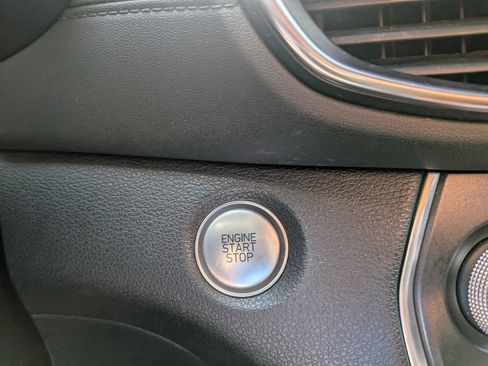 Used 2019 Hyundai Santa Fe SEL AWD/4WD image 18