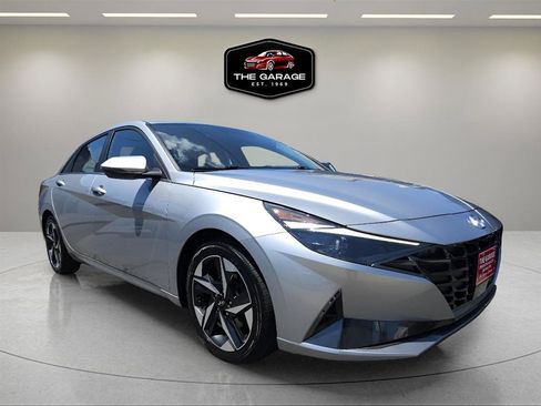 Used 2021 Hyundai Elantra SEL w/ Convenience + Premium Package FWD image 8