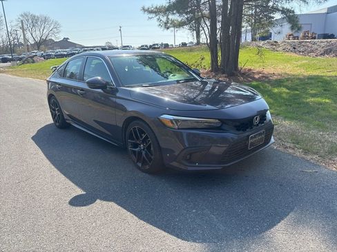 Used 2023 Honda Civic Sport Touring image 3