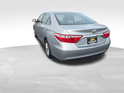 Used 2017 Toyota Camry LE image 33