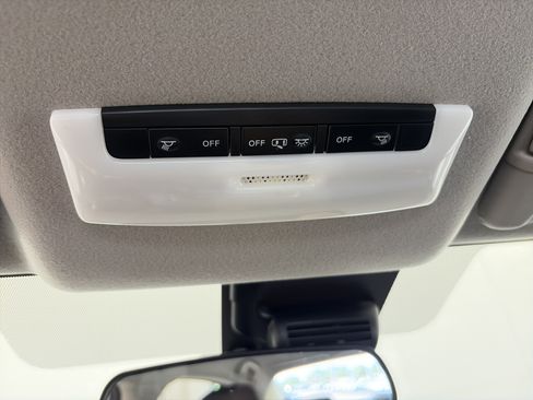 Certified 2025 Nissan Versa SV w/ Trunk Package FWD image 30