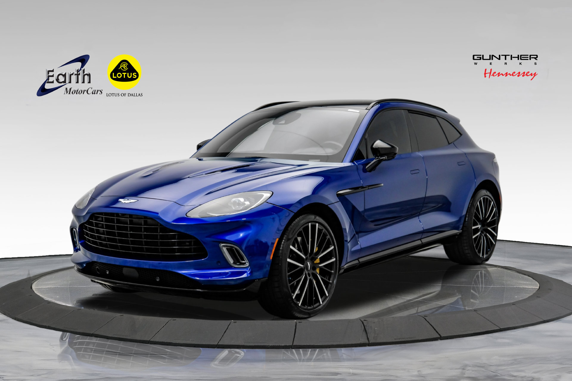 Used 2023 Aston Martin DBX AWD/4WD image 1