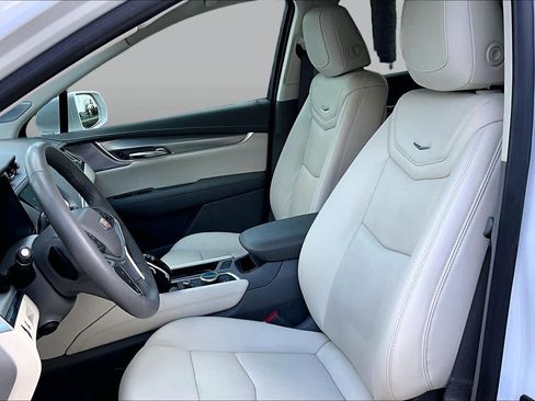 Used 2020 Cadillac XT5 Premium Luxury FWD image 8
