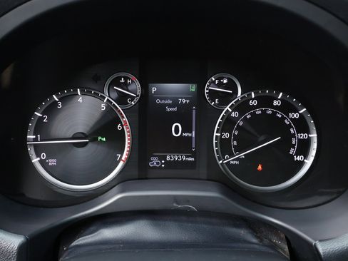 Used 2021 Lexus GX 460 Luxury w/ Off Road Package AWD/4WD image 17